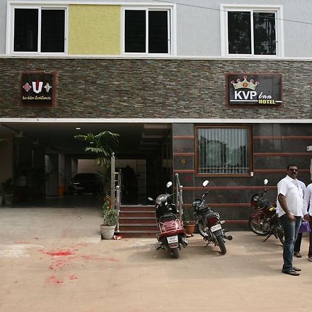 טירופאטי Kvp Inn מראה חיצוני תמונה